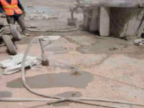 卫滨水泥混凝土路面板底注浆技术 路面脱空注浆整治方案